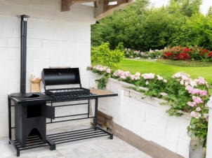 Grill with lid & cauldron stove