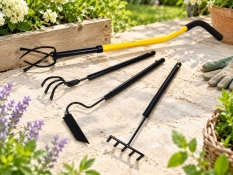 4-in-1 Garden Tool Set