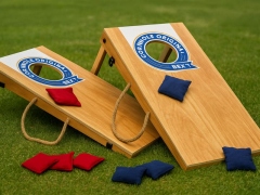 Spēle brīvā dabā CornHole